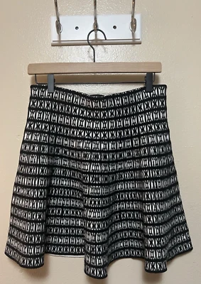 Falda geométrica abstracta negra blanca acampanada línea A tejida Jacquard Jacquard Cynthia Rowley L Foto 1 de 4