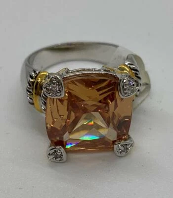 Elegante Anillo de Topacio Grande de Plata con Zerconia Cúbica Rodeado Joyería de Moda Foto 1 de 4