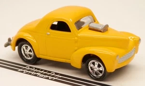 Johnny Lightning 1941 Willys AmeriCar Coupe Yellow Gasser JL 1/64 - Picture 1 of 2