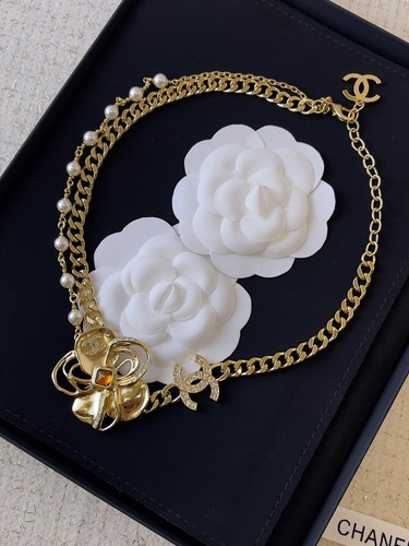 ?CHANEL Collana lunga CCS motivo floreale ferramenta oro perla con cristallo 24C
