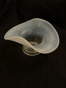Vintage Fenton ? Klar mit weißem opalisierendem Rand mit geätztem Blattmuster 6" Schüssel - Bild 1 von 7
