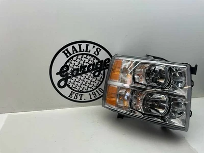 Headlamp Assembly CHEVY SILVERADO 3500 Right 07 08 09 10 11 12 13 14 - Imagem 1 de 4
