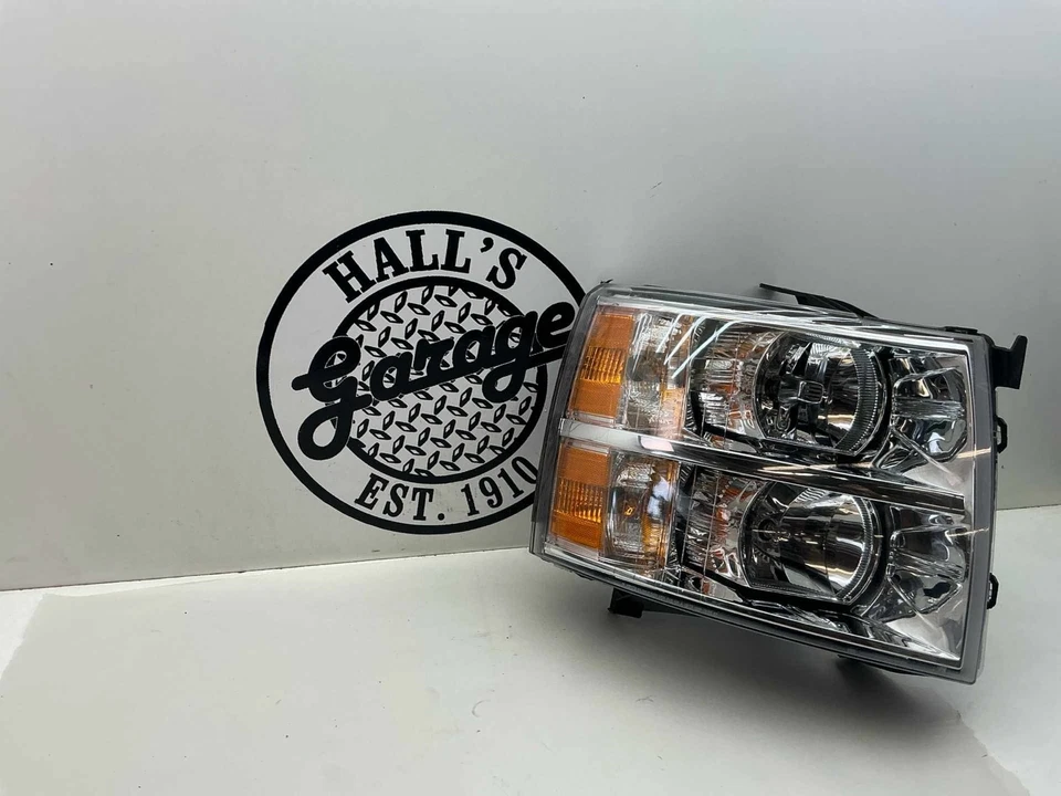 Headlamp Assembly CHEVY SILVERADO 3500 Right 07 08 09 10 11 12 13 14 Foto 1 de 4