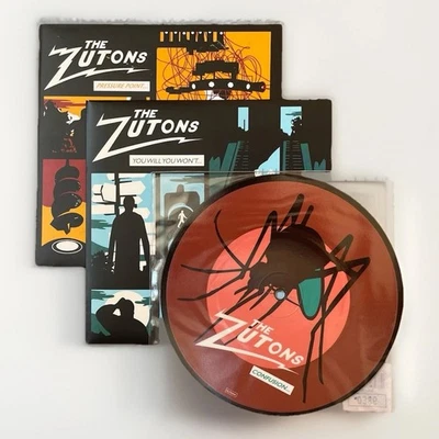 The Zutons Pressure Point/Confusion/You Will You Won't 7" Vinyl Record SIGNED NM - Image 1 of 4