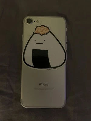 Apple iPhone 7 - 32 GB - Silver (Unlocked) (CA) Mint Condition - Image 1 of 4