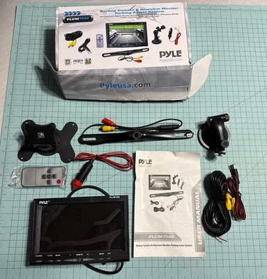 7" LCD Window Suction Mount Monitor + License Plate Backup Camera PLCM7500 - Image 1 of 4