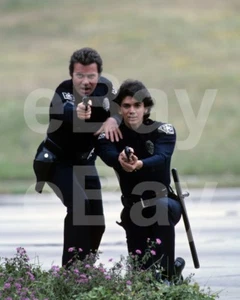 T.J. Hooker (TV) Adrian Zmed "Vince Romano", William Shatner 10x8 Photo - Bild 1 von 1