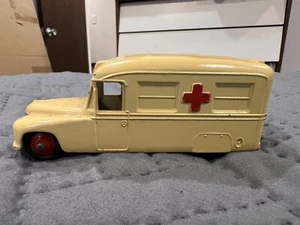 Vintage Dinky Toys Daimler Ambulance 253 Die Cast Made in England Meccano  - Picture 1 of 6