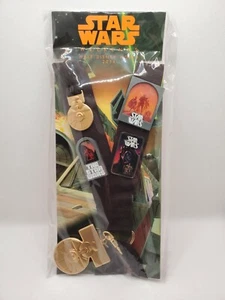 WALT DISNEY STAR WARS WEEKENDS 2014 LANYARD & MEDAL OF YAVIN PIN SET LE 2,200! - Picture 1 of 2