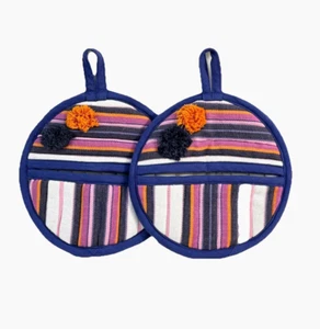 Set 2 Anthropologie pot holders - Picture 1 of 11