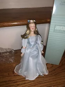 Muñeca Coleccionable Princesa Avon Cuento de Hadas Porcelana NUEVA en CAJA Cenicienta 💗 - Imagen 1 de 8