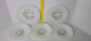 Vintage Termocrisa Milk Glass Gold Floral 3 bowls And 2 Plates Made in Mexico - Picture 1 of 3