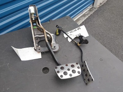 00-05 Toyota Celica Pedal de Freio e Conjunto de Pedal de Acelerador - Transmissão Automática GT GT-S - Imagem 1 de 4