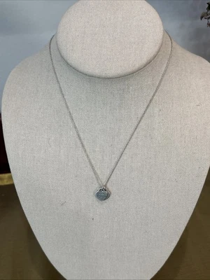 Collar Tiffany & Co "Please Return To" de plata esterlina con doble corazón 16" Foto 1 de 4
