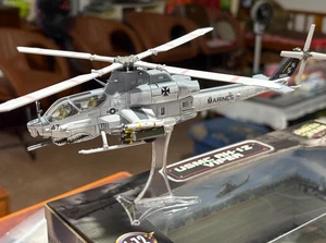 1/72 USMC Bell AH-1Z 'Viper' elicottero modello statico aereo nuova collezione regalo - Foto 1 di 8