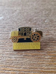 Pin's Pins Pin Enamel 24 La Poste Voiture Ancienne "1770 Paris-Lyon" N°4 - Picture 1 of 3