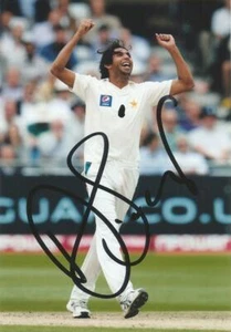 PAKISTAN CRICKET: MOHAMMAD ASIF SIGNED 6x4 TEST ACTION PHOTO+COA - Picture 1 of 1