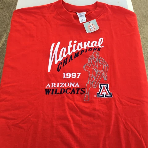 Midwest Embroidery University of Arizona 1997 National Champions Size XL Tshirt Cover