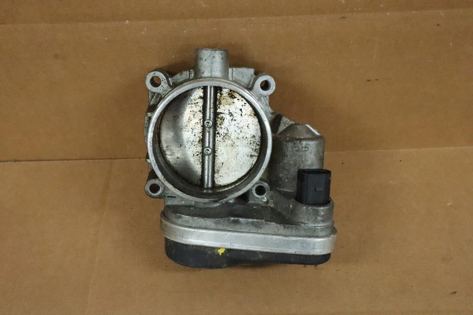 BMW 530i 2006 2007 2008 3,0 L unidad de control del cuerpo del acelerador del motor OEM 13547516946 Foto 1 de 4