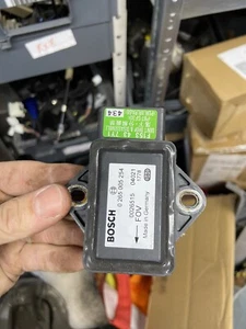 Mazda RX-8 Yaw rate sensor relay F153437Y1 (2003-2008) - Picture 1 of 1