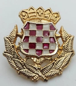 Croatian Army, crest coat of arms 1990s war first hat, vintage badge war period - Picture 1 of 2