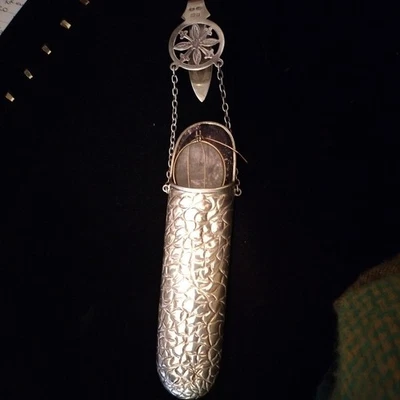 ANTIGA CAIXA DE ESPETÁCULO CHATELAINE PRATA ESTERLINA 1905 Birmingham com óculos - Imagem 1 de 4