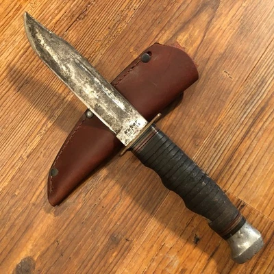 Cuchillo de caza Kabar modelo 1207 vintage años 60 70 EE. UU. y funda de cuero marrón Foto 1 de 4