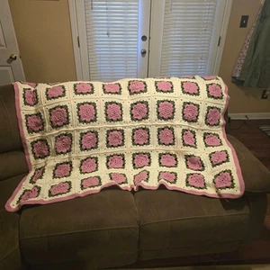 Vintage Crochet Rose Afghan Throw Blanket Granny Square Roses White & Pink - Picture 1 of 11