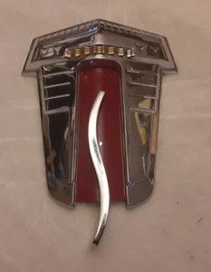 ** ( 1 ) Vintage 1950s Studebaker Hood Emblem Nice!! - Picture 1 of 9
