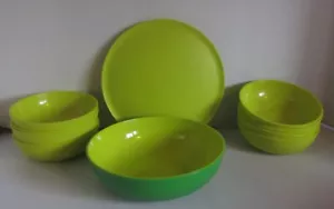 Tupperware Allegra Radiance ciotola con coperchio verde/giallo 740 ml #6292A e 8 ciotole - Foto 1 di 5