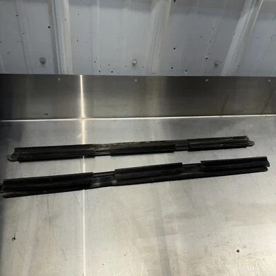 1997-2001 Jeep Cherokee XJ Left Driver Rear Window Glass Seal Foto 1 de 4