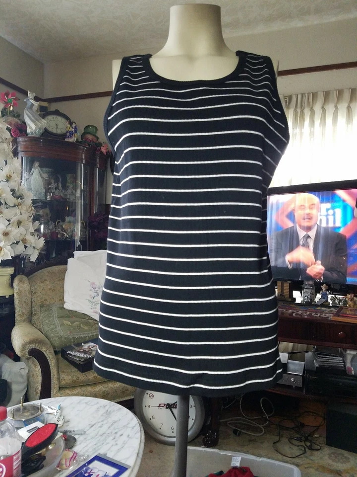 Camiseta sin mangas ERIKA negra blanca sin mangas XL  Foto 1 de 1