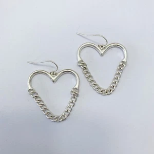E0959 Worn Silver Tone Metal Heart Love Design Drop Dangle Hook Earrings - Picture 1 of 3