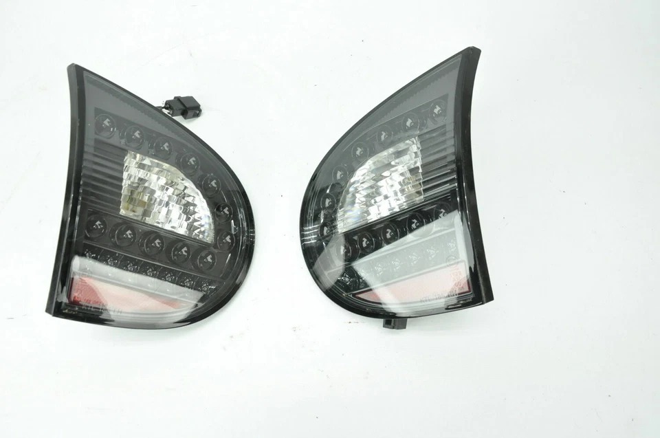 Lámpara trasera puerta levadiza izquierda y derecha VOLKSWAGEN GTI 2006-2009 Foto 1 de 1