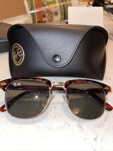 Authentic Ray Ban Clubmaster Sunglasses RB3016 - Picture 1 of 4