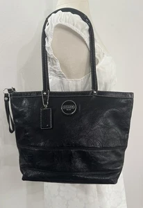 Coach F15142 East West Gallery Borsa media in pelle verniciata goffrata nera - Foto 1 di 22