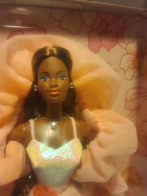 Barbie Signature Peaches 'n Cream A.A Muñeca Barbie 1985 por Mattel NRFB con remitente Foto 1 de 4