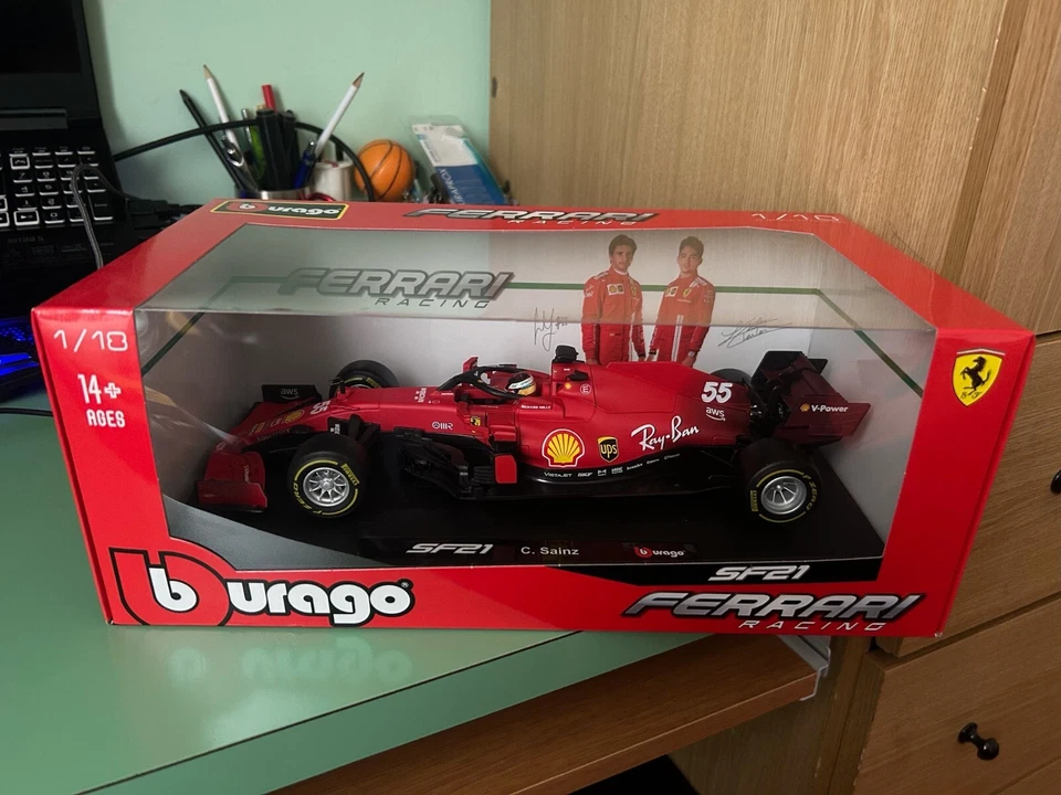  F1 Ferrari SF21 C. Sainz 1/18 Burago - Immagine 1 di 1