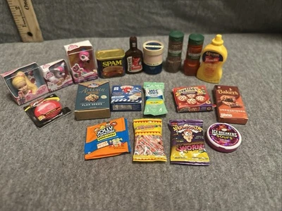 Zuru Mini Marcas Lote de 19 Minis Alimentación e Higiene Usadas Excelente Estado Foto 1 de 2