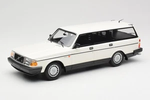 155171412 Volvo 240 GL Break White Minichamps 1/18 - Picture 1 of 6