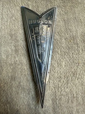 Raro emblema delantero radiador HUDSON original de colección años 30 parte #134163 2 Foto 1 de 3