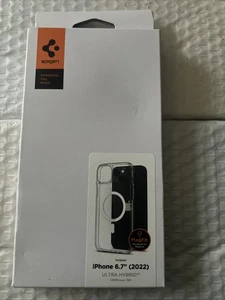 Spigen Apple iPhone 6.7”Clear Case With Magfit - Picture 1 of 2