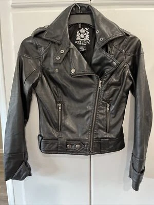 Chaqueta de cuero sintético Wet Seal. Pequeño Foto 1 de 4