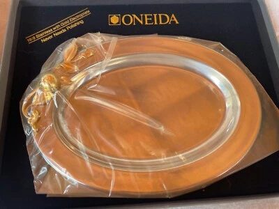 Plato ovalado de acero inoxidable Oneida raro 18/8 dorado detalle de manzana y hoja 9,5 X 7 nuevo en caja Foto 1 de 4