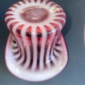 Vaso caldo superiore ottico linea opalescente Fenton vetro mirtillo rosso - Foto 1 di 10
