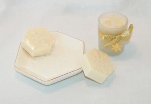 New Avon Christmas Holiday Snowflake Bath Votive Candle & Soap Dish Gift Set - Picture 1 of 12