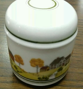 Estee Lauder Trinket Box 1978 Farm House White Porcelain Vintage EUC - Picture 1 of 6
