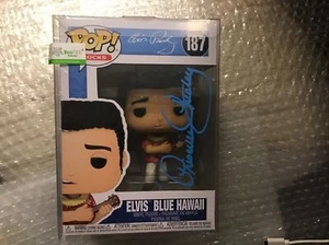 Funko Pop #187 firmado por ELVIS Blue Hawaii firmado por PRISCILLA PRESLEY CERTIFICADO DE AUTENTICIDAD JSA RARO - Imagen 1 de 6