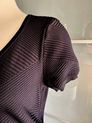 White House Black Market Black Ribbed Short Sleeve Top Size Large Pre Owned - Image 1 of 4