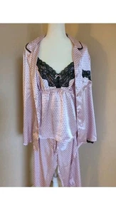 Pigiama/maglietta/camicia/pantaloni Poke-a-dot 3 pezzi nero su rosa tenue - Foto 1 di 19